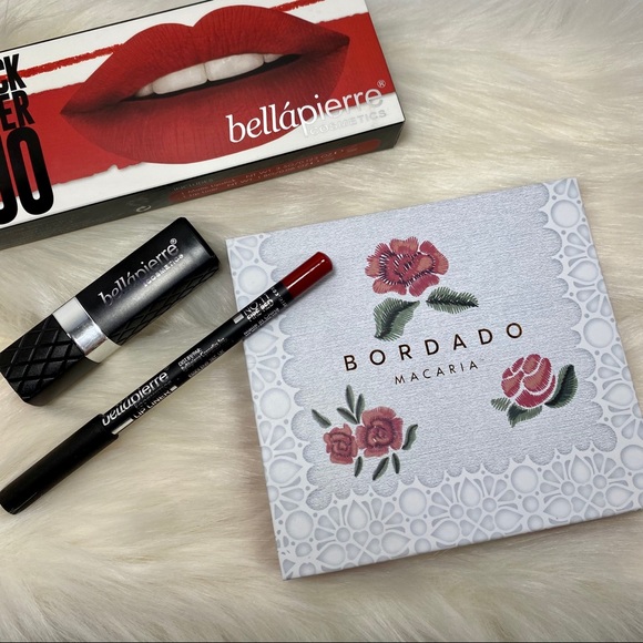 Makeup bundle. - Picture 4 of 4